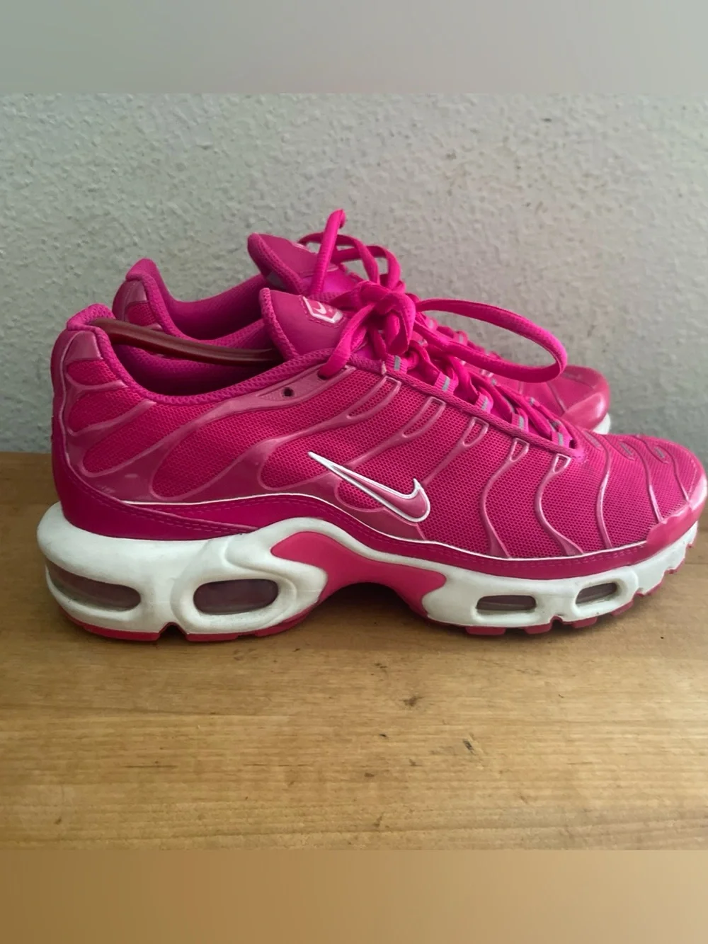 Nike Air Max Plus Women Pink/ White Sneaker Shoes DR9886 600 Sz 8